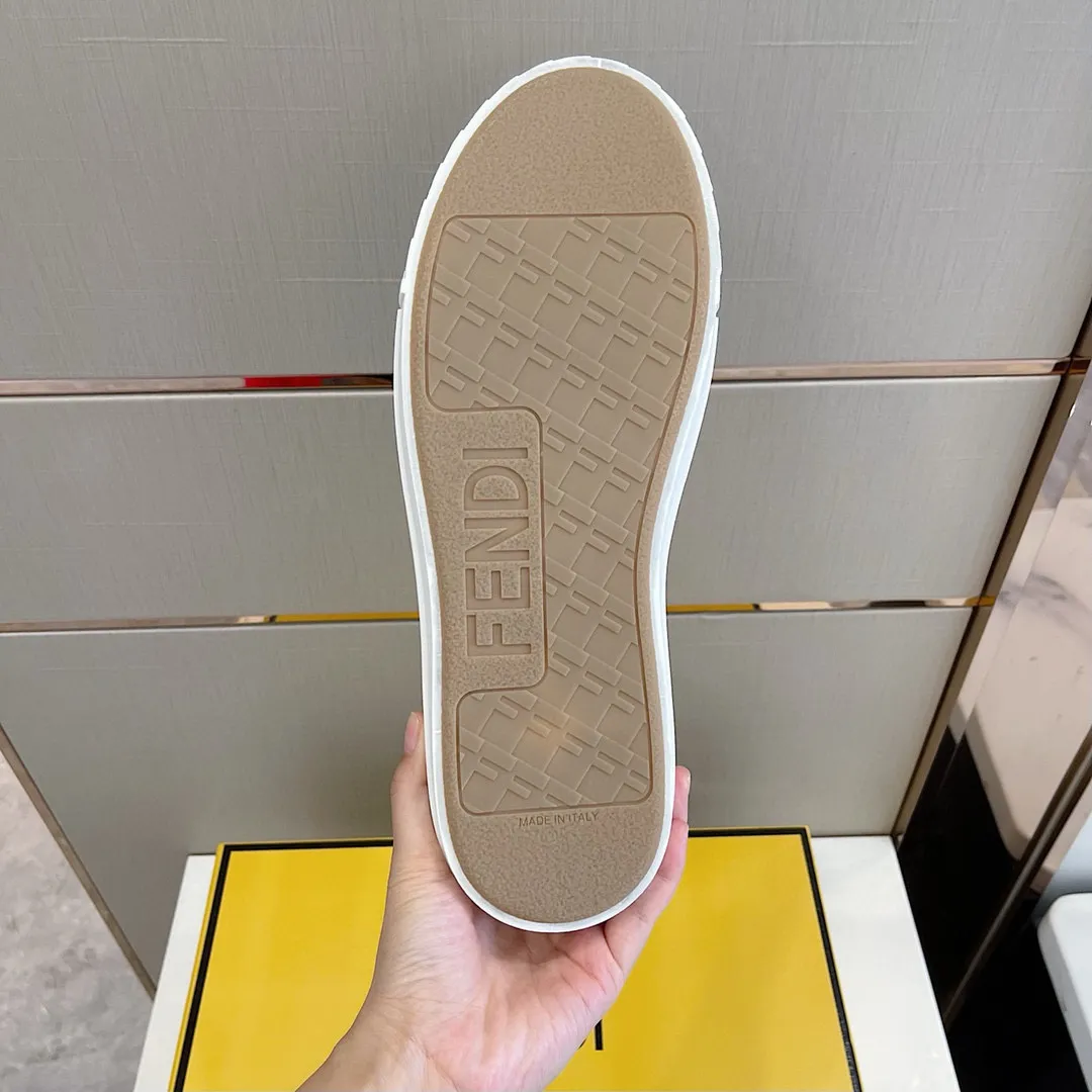 Factory price: 380 new Fendi Fendǐ Domino sneakers with jacquard FF pattern, embossed FF pattern on the toe, canvas upper, T men's men's shoes 💰U customized outsole Size: 38-45, (45 customized)